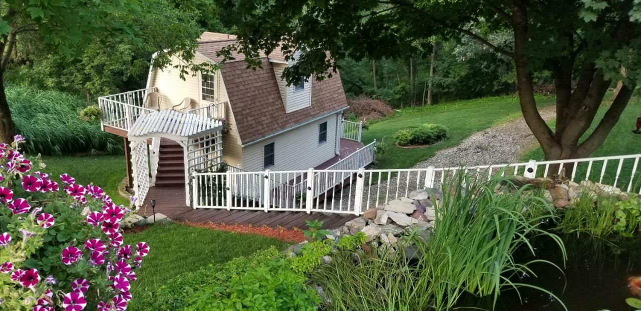 Villa Trickling Waters Retreat à Marquette Extérieur photo